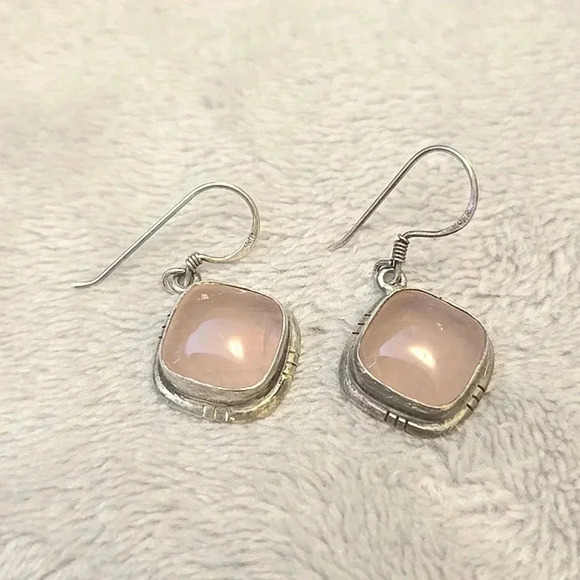 #440 Vintage silver tone earring - Picture 2 of 3